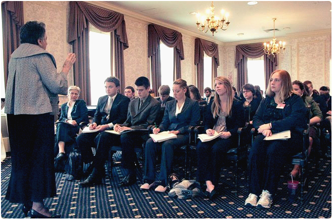 Chief Justice Shirley S. Abrahamson speaks to students
    